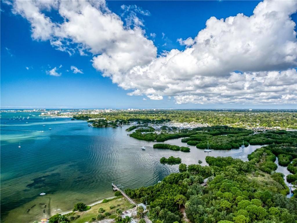 Affordable Two Bedroom Tropical Condo - Private Beach, Pools, Hot Tub St. Petersburg Luaran gambar