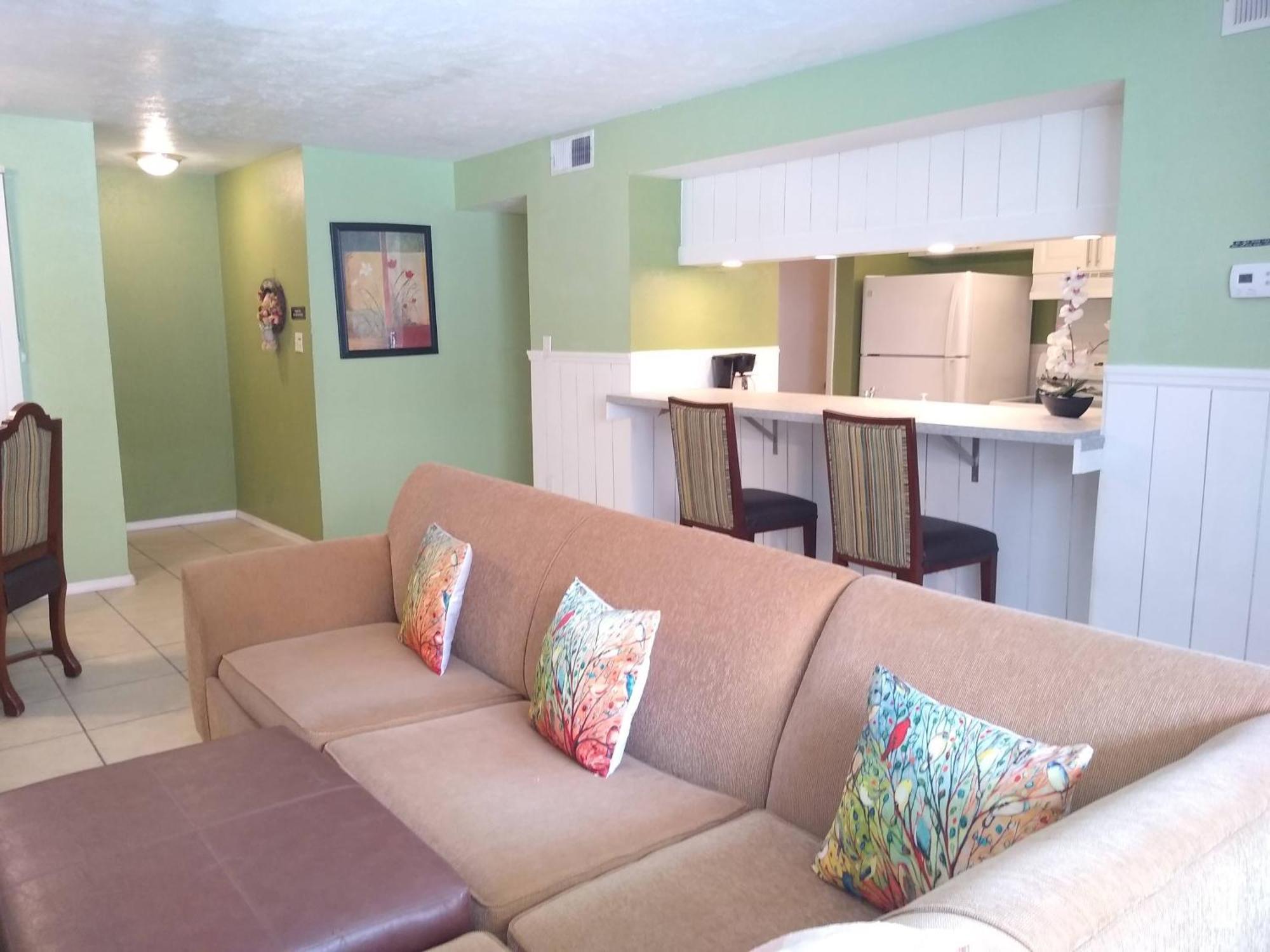 Affordable Two Bedroom Tropical Condo - Private Beach, Pools, Hot Tub St. Petersburg Luaran gambar